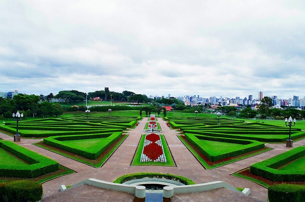 Vista horizontal do Jardim Botânico de Curitiba