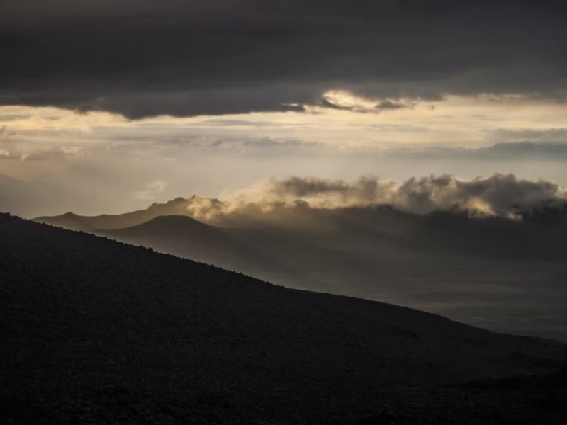 vista distante do monte kilimanjaro