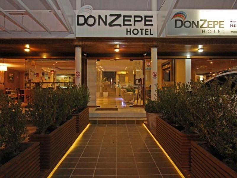 Vista da entrada do Don Zepe Hotel