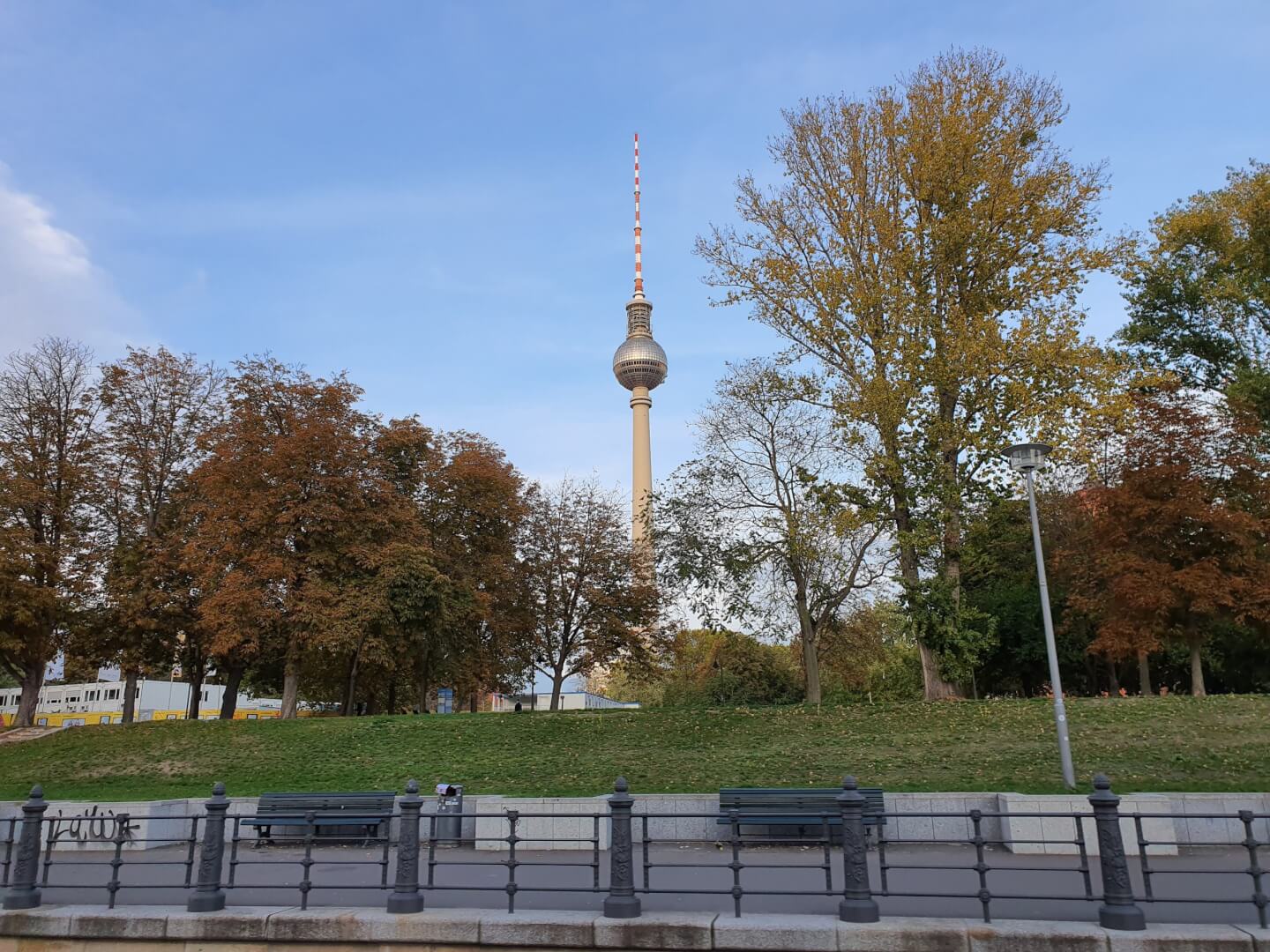 O que fazer em Berlim: conhecer a alexanderplatz