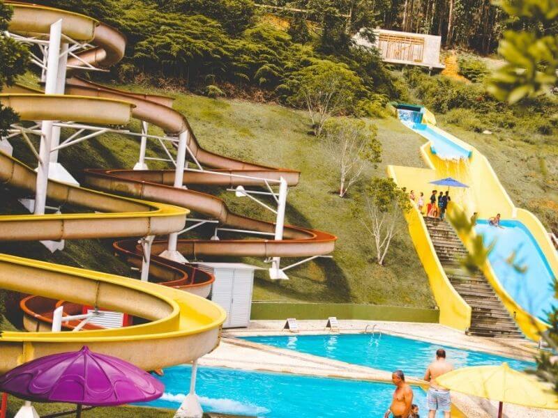 toboágua e piscina do hotel fazenda China Park