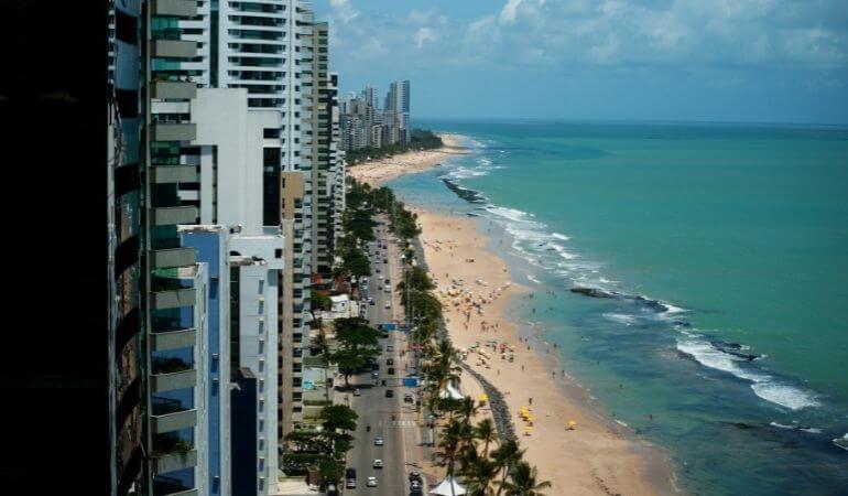 Vista aérea da Orla de Boa Viagem em Recife