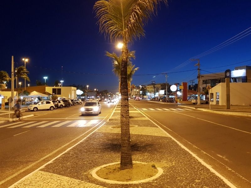 ruas de Aracaju durante a noite